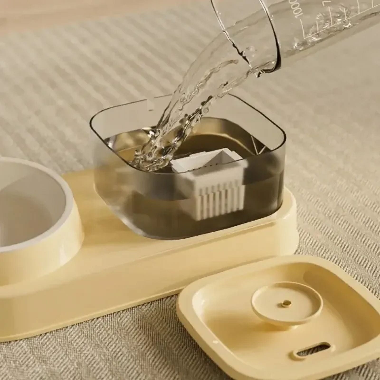 2-In-1 Recirculating Cat Water Fountain & Feeder

